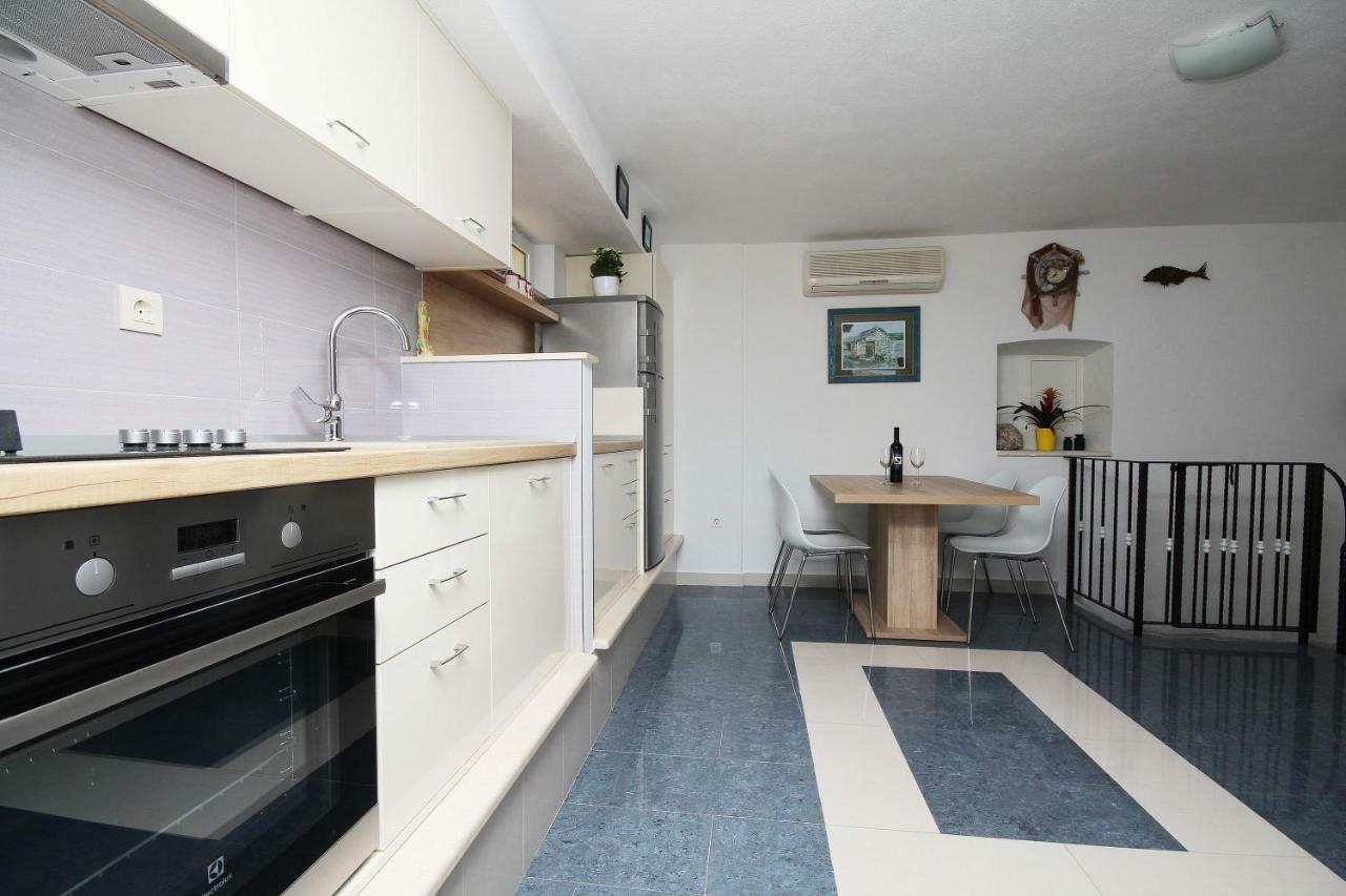 Apartmani Dalmacija Brela Exterior foto