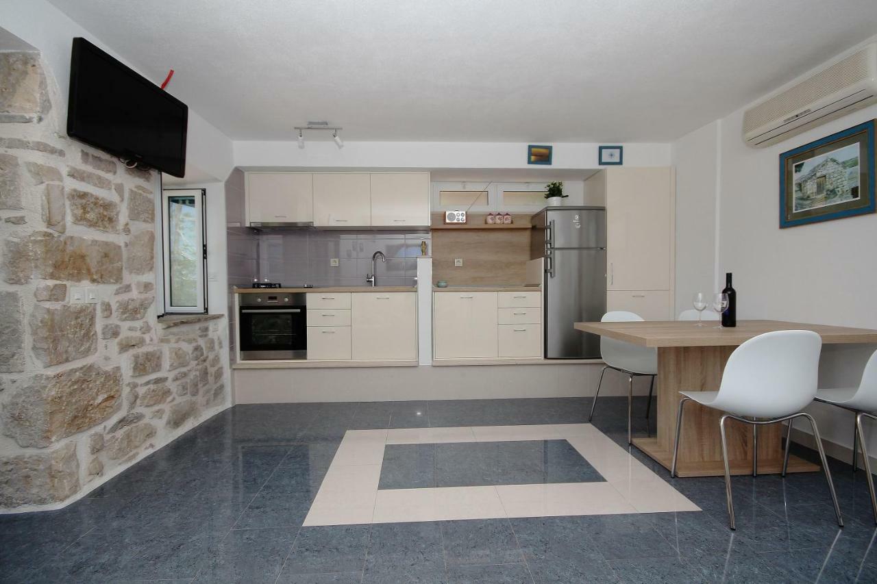 Apartmani Dalmacija Brela Exterior foto